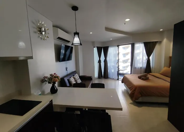 호텔 Brenttstaycation At Tambuli Living Tower C And D, 10d Unit
