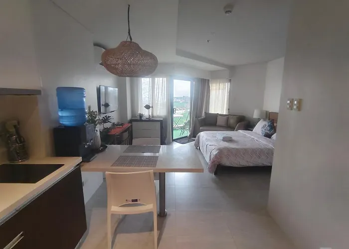 Brenttstaycation At Tambuli Living Tower C And D, 10d Unit 호텔 5*